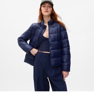 GAP Navy Blue Puffer Jacket Cold control water resistant women's medium(037)